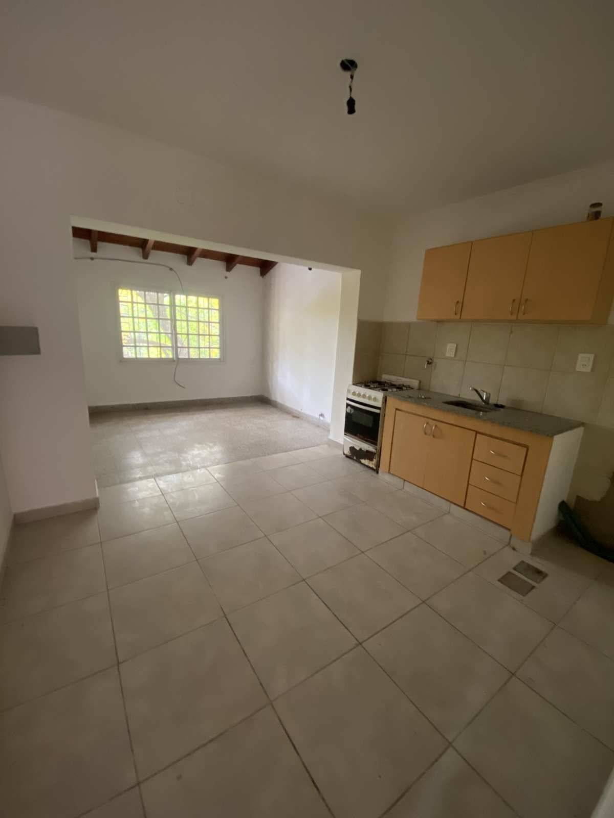 Planta alta en Santo Tome cuenta con living cocina comedor, dos dormitorios y baño
