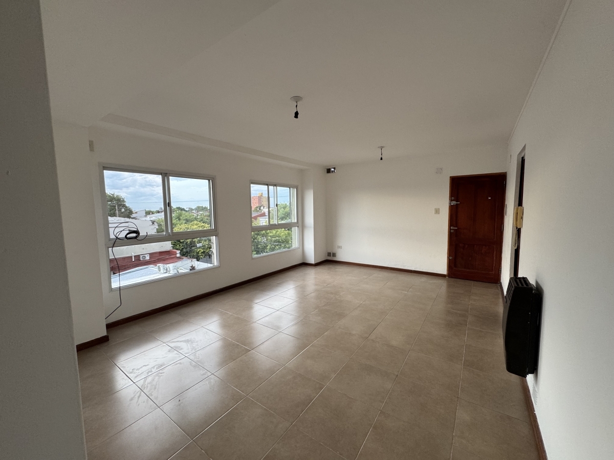 Este departamento cuenta con living comedor. cocina sectorizada, lavadero , dos dormitorios, baño y cochera